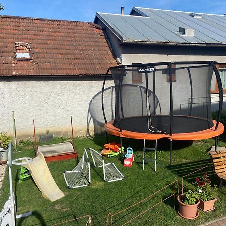 Privat Tilia Apartment Ivachnová Екстериор снимка