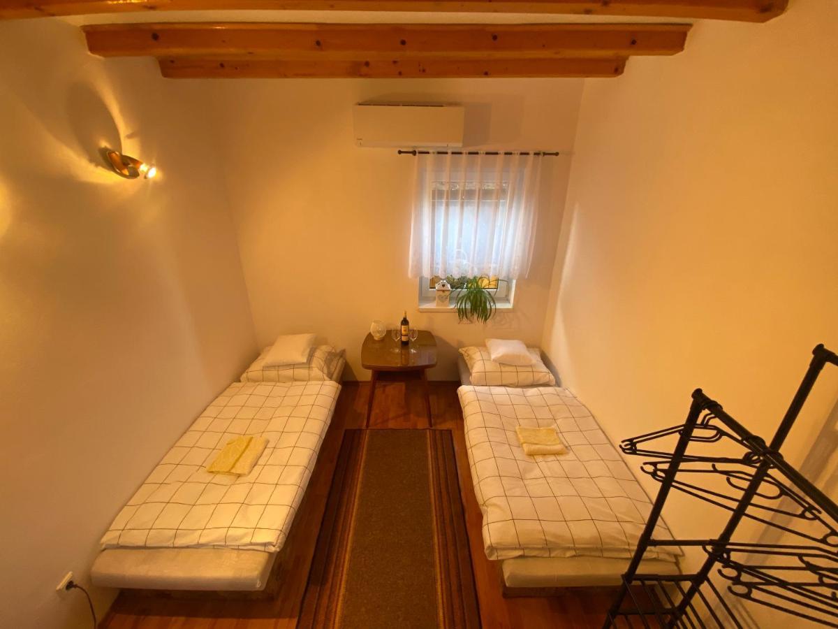 Privat Tilia Apartment Ivachnová Екстериор снимка